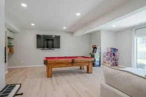 King Bed- Pool Table- Arcade Games - West Omaha - Image 3