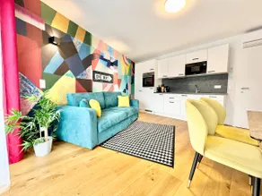 Designer apartment with balcony - Image 2