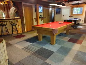 Pine Brook Lodge: pool table, AC, sauna, fireplaces, internet, bar, walk to town - Image 5