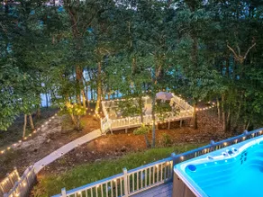 !Poconos TREE HOUSE LAKE+Swim SPA+Cinema + Kayak! - Image 2