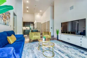 Stunning 2B 2B Apt w/gym/pool - Image 2
