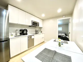 Modern Guest Suite in North Delta - Image 4