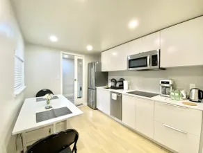 Modern Guest Suite in North Delta - Image 3