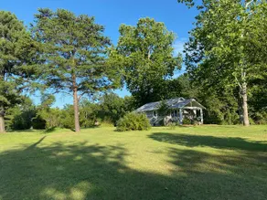The Gray Farmhouse - Image 5