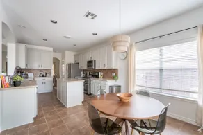 Spacious house with private pool - Image 4