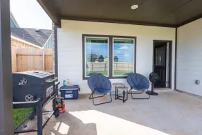 6Bed + 6 Person Hot Tub + Firepit + King Bed - Image 5