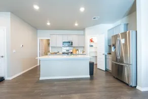 6Bed + 6 Person Hot Tub + Firepit + King Bed - Image 4