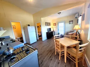 Sunny 1 bedroom in Esperanza - Image 2