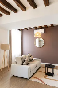Air-conditioned & bright cocoon – old Tours - Image 2