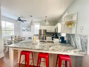 30A Turquoise Bungalo 104: 400 yards to beach - Image 1