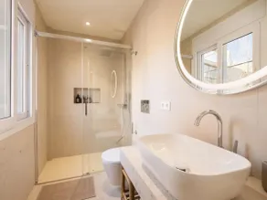 Voramar 47: Luxury seafront apartment on Pine Walk - Image 4
