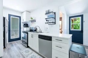 The Little Big Cottage, 4 BED, 2 BATH, POOL! - Image 3