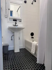 Modern Unit 313 at The George - Image 4