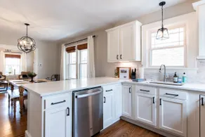 DOWNTOWN LOUISVILLE ⭐ Expo Center⭐ 3 BR, 2 BT - Image 5