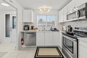 Central & Spacious 4BR Home - 13 Min to DT&Airport - Image 2