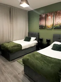 Stylish Madison Apartment with Balcony - FREE Car Parking - Hemel Hempstead Town Centre - Image 3