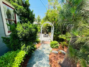 Victorian Bungalow:2 bd + parking + private garden - Image 5