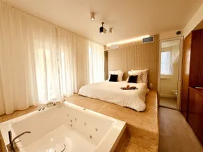 Maison LYO - Romantic Luxury Accommodation ”Oranger” - Image 5