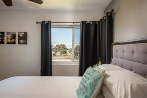 Outdoor Living, Bay Views, Great Central Location - Image 2