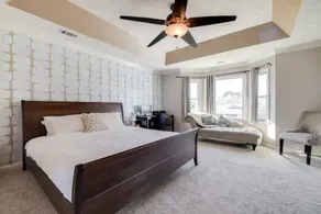 Spacious Home Near Sav Airport & Attractions - Image 4