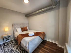 Walker Point Modern Loft - Image 3