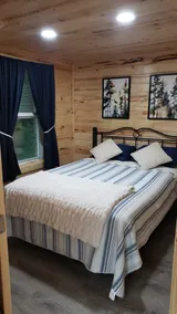 Sebec Village Camps Bear Cabin - Image 2