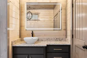 Whispering Oaks · New Luxury Cabin! - Image 3
