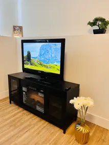 New & Modern Suite in Bristol Riverview - Image 2