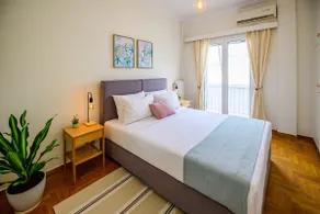 Stylish Bright & Central 1 BD 1BA Acropolis view! - Image 2