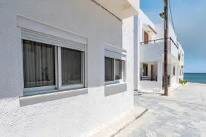 Turtle Cove Cottage, Beachfront - Image 2