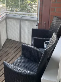 Spacious 4-room apartment with a parking space next to the city center - Image 2