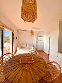 Sea-view apartment in Badesi with parking - Image 4