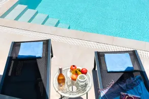 Bright Luxury Villa - Image 3