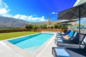Bright Luxury Villa - Image 5