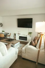 Historic Renovated 8 Bedroom Townhome - Riverview - Image 3