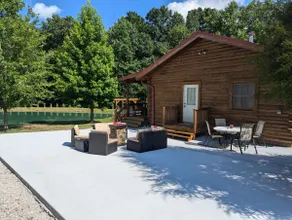 Cozy Cabin - Image 2
