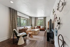 4 bedroom Private Lake House Life - Image 2
