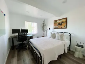 Updated Modern Home in Quiet Central Neighborhood - Image 5