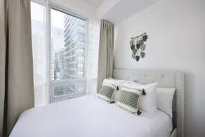 3BR - King Bed | Free Parking/ Union Station - Image 3