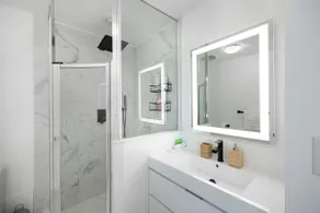 3BR - King Bed | Free Parking/ Union Station - Image 4