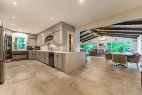 The Rock Royale: 7BR/7BA Modern Chic Estate - Image 5