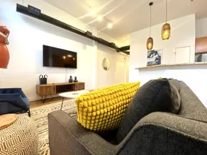Fresh & Modern Dwtn Apt - Image 3