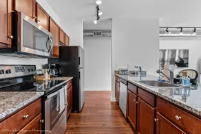 Stylish 1BR | Midtown Memphis Escape Downtown - Image 3
