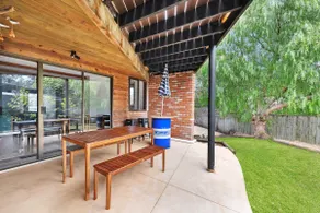 Family-Friendly Renovated 4BR Clifton Retreat - Image 2