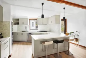 Family-Friendly Renovated 4BR Clifton Retreat - Image 5