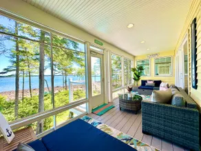 Stunning Beachfront Chalet w/ Gameroom & Fireplace - Image 4