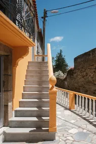 BABhouse Golden House - Image 4