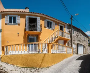 BABhouse Golden House - Image 3