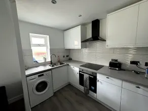 Luxury City Centre Apartment - Image 3