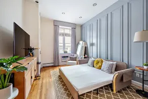 Spacious Duplex in Hell’s Kitchen 3BR - Image 4
